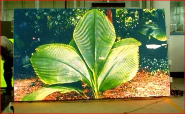PANNEAU LED PUBLICITAIRE P10 ÉTANCHE 100×100 CM POUR L’EXTÉRIEUR
