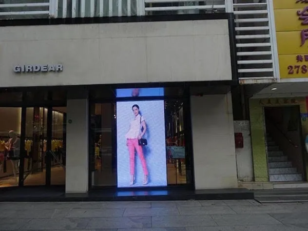 ENSEIGNE P4 LED, PROGRAMMABLE ET HAUTE LUMINOSITÉ POUR VITRINE ET EXTÉRIEUR 100×100 cm