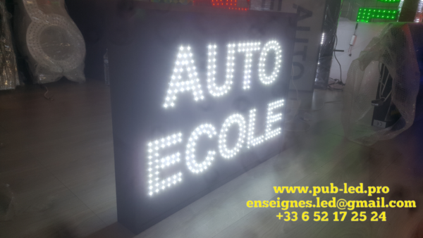 PANNEAU LED ANIMÉ DOUBLE FACE "AUTO ECOLE" AVEC TÉLÉCOMMANDE 90X70 CM – Image 4