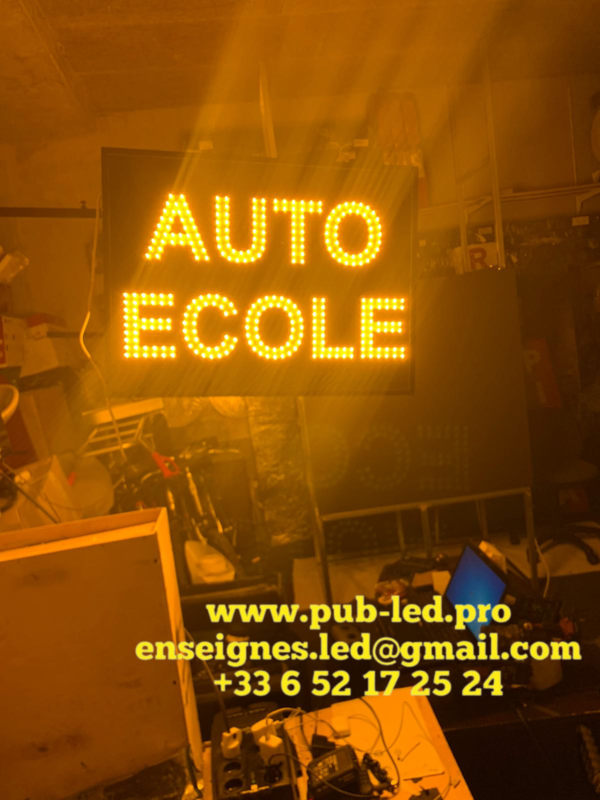 PANNEAU LED ANIMÉ DOUBLE FACE "AUTO ECOLE" AVEC TÉLÉCOMMANDE 90X70 CM – Image 3
