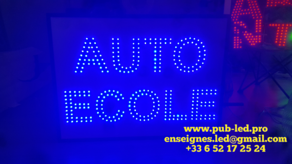 PANNEAU LED ANIMÉ DOUBLE FACE "AUTO ECOLE" AVEC TÉLÉCOMMANDE 90X70 CM – Image 2