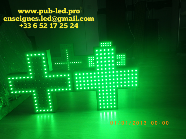 PANNEAU EXTÉRIEUR LED CROIX DE PHARMACIE PROGRAMMABLE UNE FACE – Image 2
