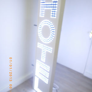 ENSEIGNE LUMINEUSE “HOTEL” LED DOUBLE FACE EXTÉRIEURE 150X40CM
