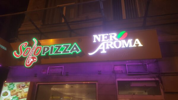 ENSEIGNE LUMINEUSE LETTRES 3D "SOLO PIZZA" 40CM – ALIMENTATION 400W