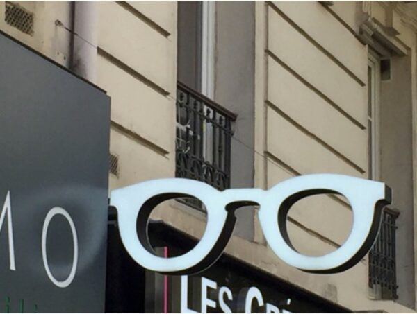 PANNEAU PUBLICITAIRE LED DOUBLE FACE “LUNETTES” ANIMÉ 110X40cm – Image 5