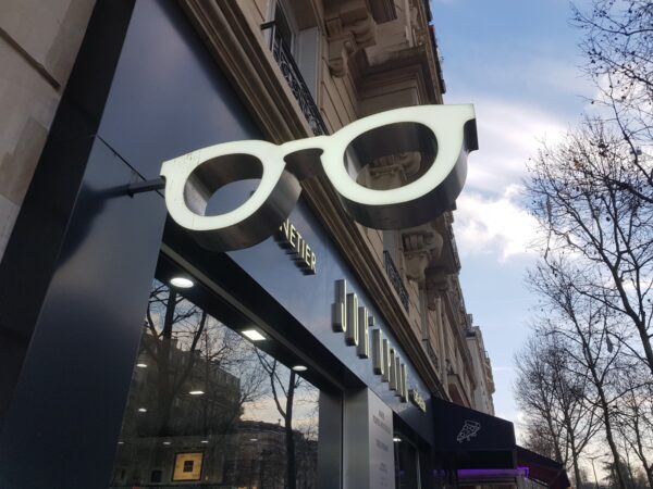 PANNEAU PUBLICITAIRE LED DOUBLE FACE “LUNETTES” ANIMÉ 110X40cm – Image 2