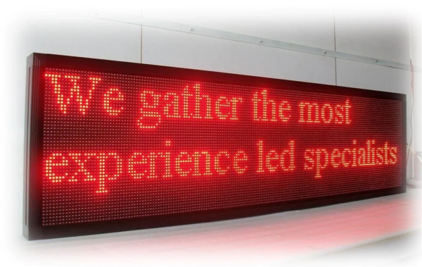 PANNEAU PUBLICITAIRE LED INTÉRIEUR 36×200 CM AVEC TÉLÉCOMMANDE