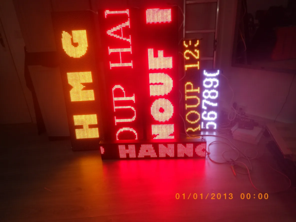 PANNEAU DYNAMIQUE LED DOUBLE FACE 36×200 CM AVEC ANIMATION INTÉGRÉE – Image 4
