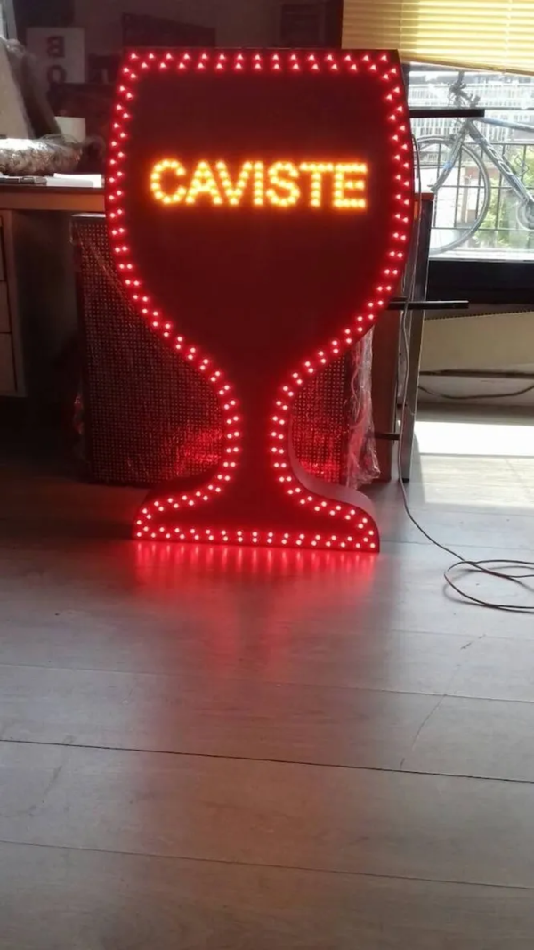ENSEIGNE LED 90x60cm DOUBLE FACES “CAVISTE” PRÊTE À INSTALLER AVEC ANIMATION ET TÉLÉCOMMANDE – Image 2