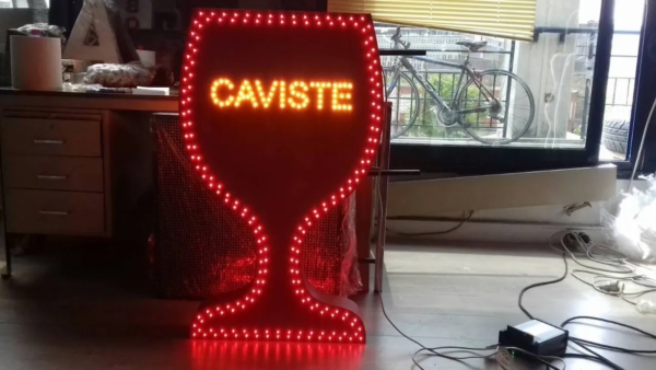 ENSEIGNE LED 90x60cm DOUBLE FACES “CAVISTE” PRÊTE À INSTALLER AVEC ANIMATION ET TÉLÉCOMMANDE