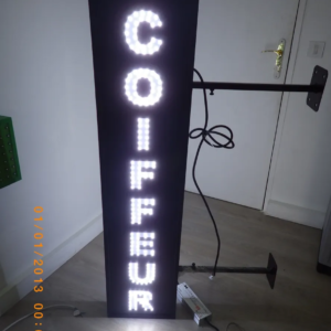 PANNEAU LED ANIMÉ DOUBLE FACE "COIFFURE" AVEC TÉLÉCOMMANDE 130X30 CM