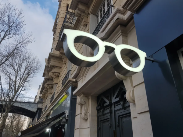 PANNEAU PUBLICITAIRE LED DOUBLE FACE “LUNETTES” ANIMÉ 110X40cm