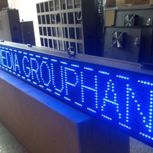 PANNEAU DYNAMIQUE LED DOUBLE FACE 36×200 CM AVEC ANIMATION INTÉGRÉE