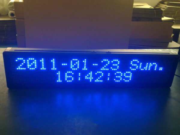 PANNEAU DYNAMIQUE LED DOUBLE FACE 36×200 CM AVEC ANIMATION INTÉGRÉE – Image 4