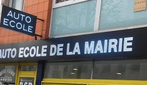 ENSEIGNE LED AUTO ÉCOLE PIQUE 200x50cm UNE FACE LUMINEUSE À INSTALLER