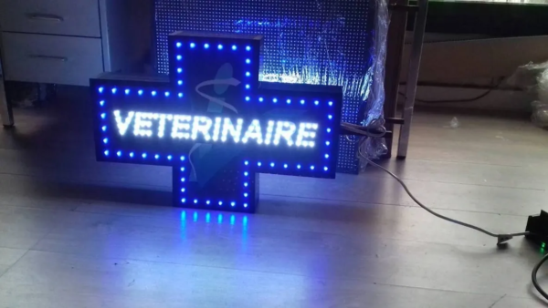 ENSEIGNE LED VÉTÉRINAIRE AVEC ANIMATION ET TÉLÉCOMMANDE, DOUBLE FACE 60x40CM