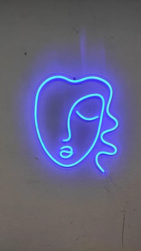 ENSEIGNE LUMINEUSE " VISAGE DE DAME" NÉON FLEX PERSONNALISÉE, CHOIX DE TAILLE ET COULEUR, 30 et 40 cm – Image 4