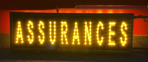 PANNEAU LUMINEUX LED DOUBLE FACE POUR ASSURANCE EXTÉRIEURE 100X30CM